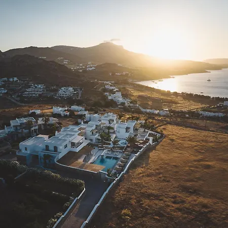 Numo Mykonos Boutique カラファティス